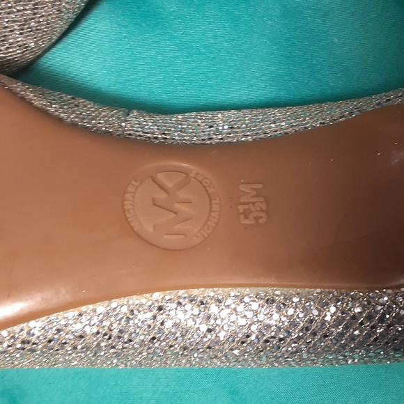 Michael Michael KORS SILVER SPARKLE HEELS, SIZE 5.1/2 - Picture 6 of 7